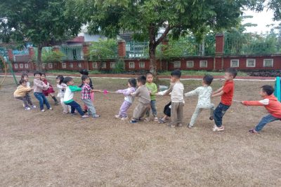 Hoạt động ngoài trời của các con lớp 4 tuổi A